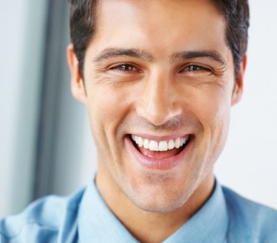 estética dental en Brenes, clínica dental en Brenes, dentista en Brenes, tratamiento estética dental en Brenes
